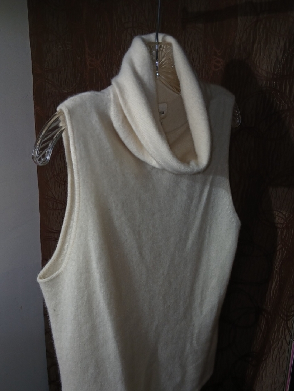 Neiman Marcus Cashmere    Cream Sleeveless Cowl Neck Sweater - Picture 4 of 5